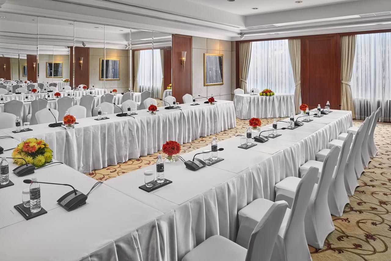 ホテル Intercontinental プノンペン エクステリア 写真