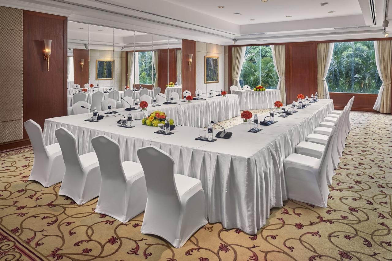 ホテル Intercontinental プノンペン エクステリア 写真