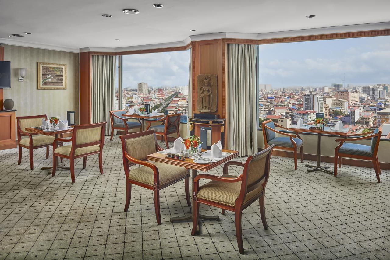 ホテル Intercontinental プノンペン エクステリア 写真